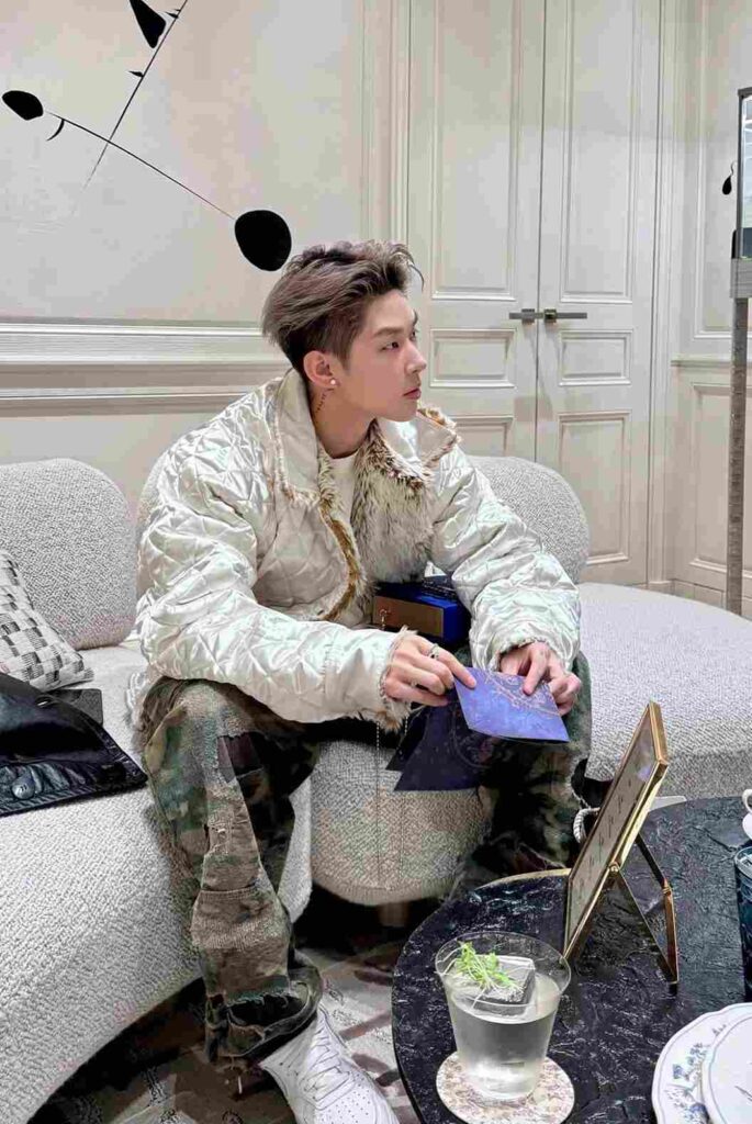 Tác giả - Người thợ xây thầm lặng phía sau màn hình