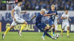 Đội thiếu người trong bóng đá là gì?